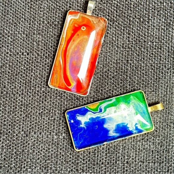 Handmade Fluid Art, Acrylic Hand Paint Pendants, Glass cabochon 2 In Set 1876 - Picture 5 of 8